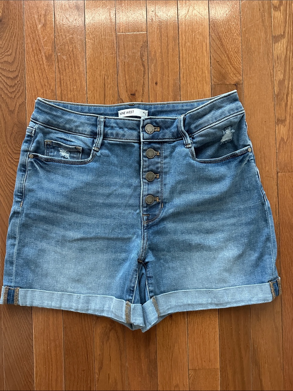 Nine West button fly denim shorts, size 10